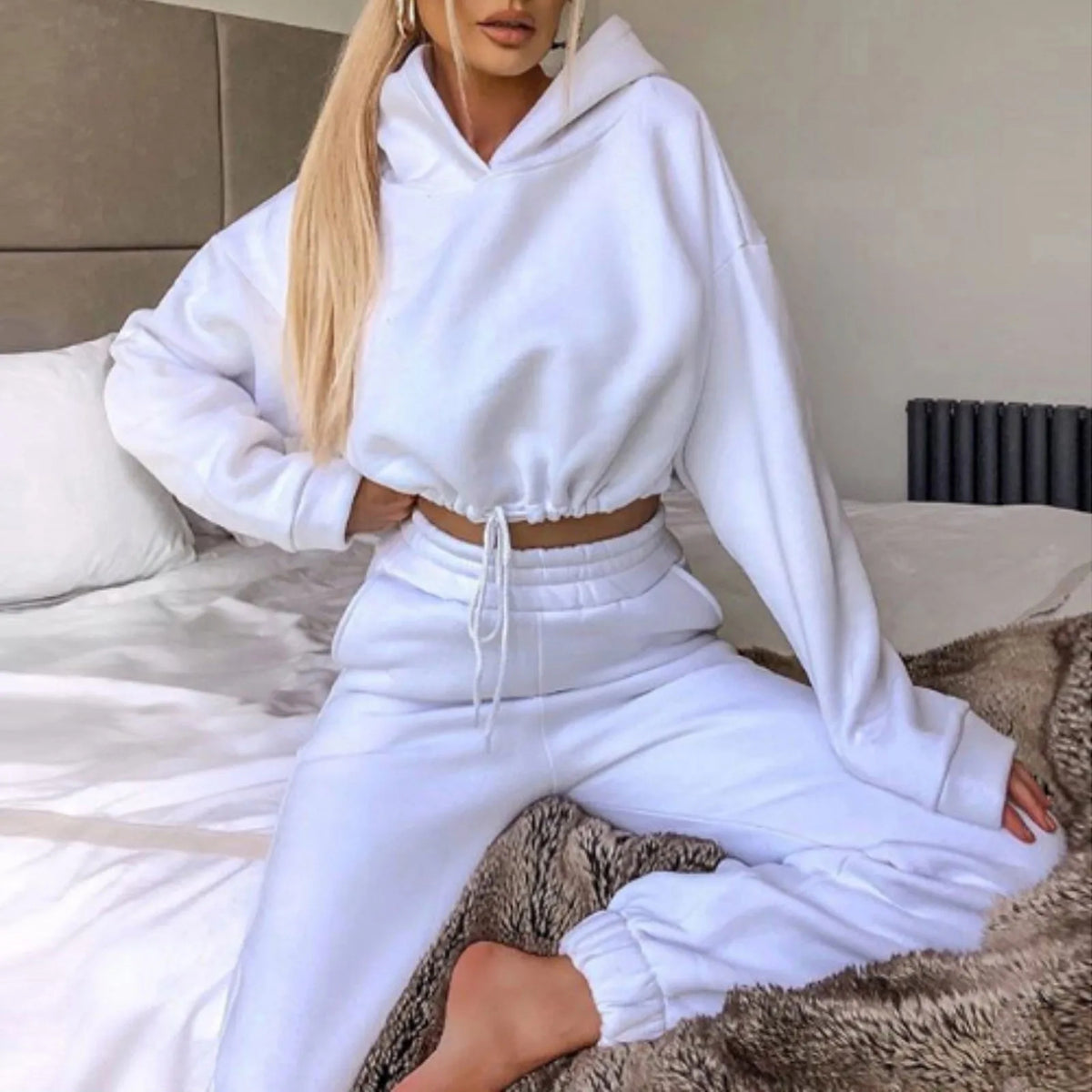 Women's Oversized Hoodie and Sweatpants Tracksuit