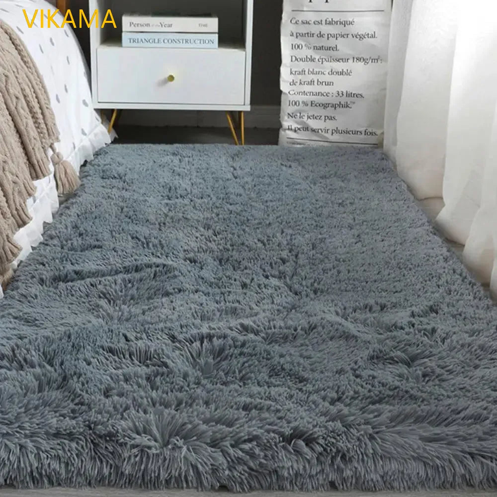 VIKAMA Solid Color Polyester Plush Carpet