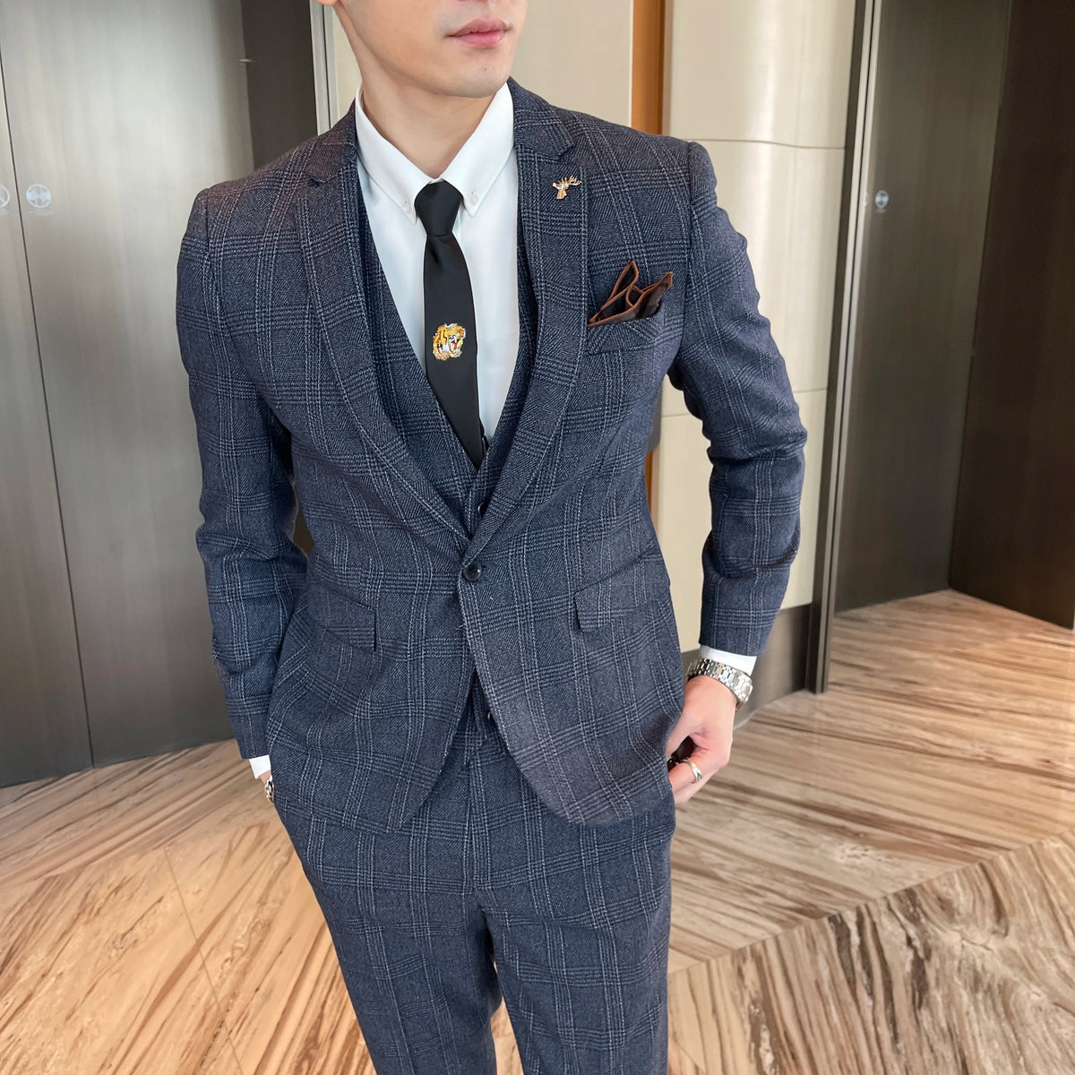 Modified Plaid Three-Piece Suit for Men