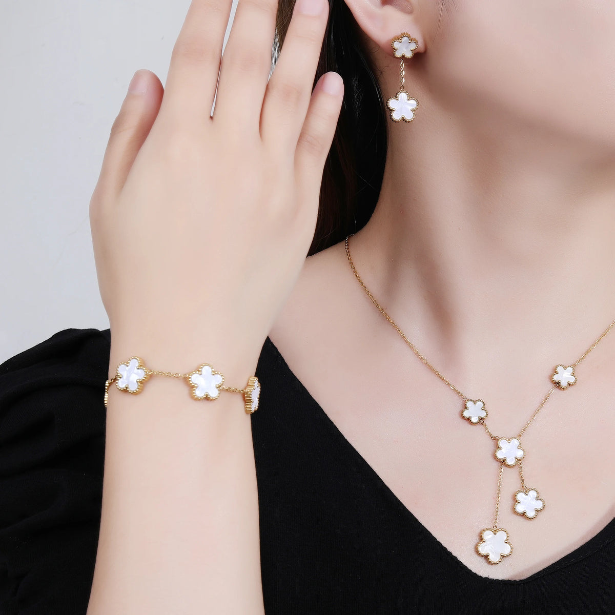 18k Gold-Plated Five-Leaf Flower Jewelry Set