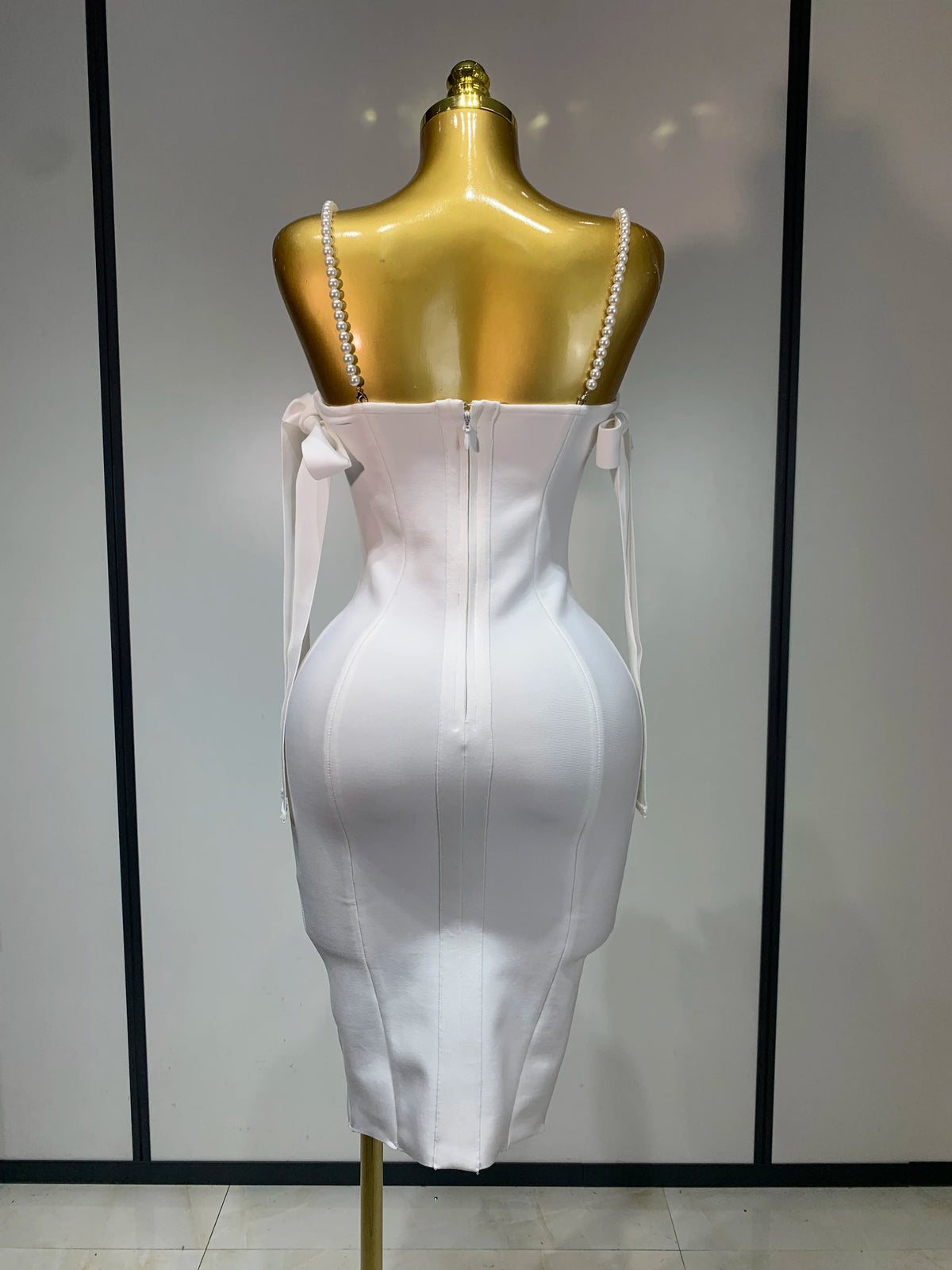 Women Backless Bodycon Bandage Dress with Pearls