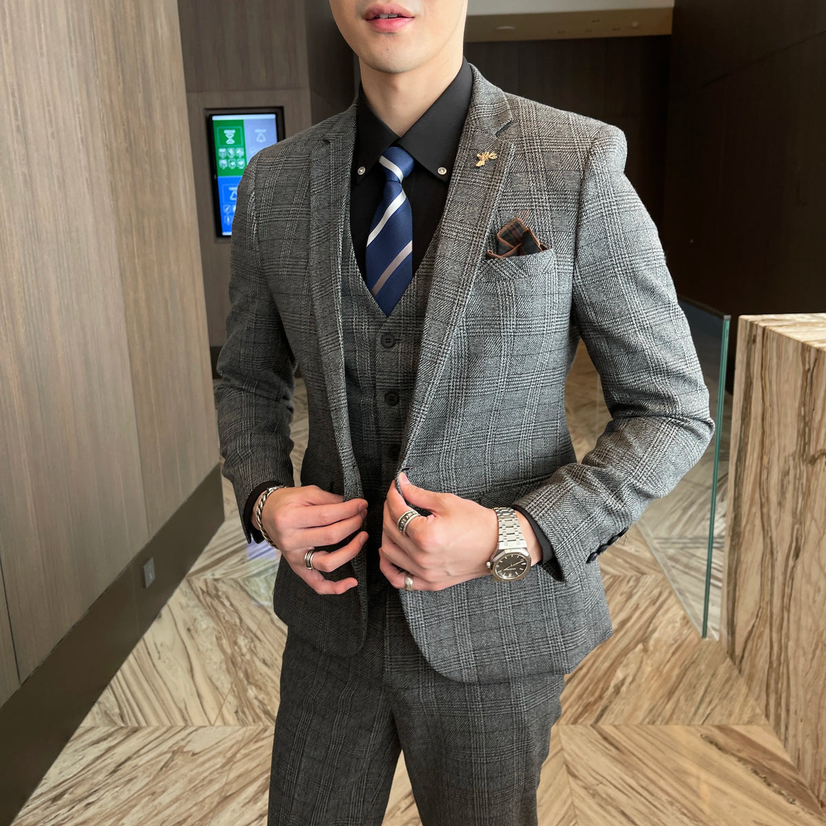 Modified Plaid Three-Piece Suit for Men