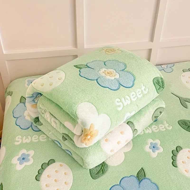Floral Print Soft Flannel Blanket for All Seasons