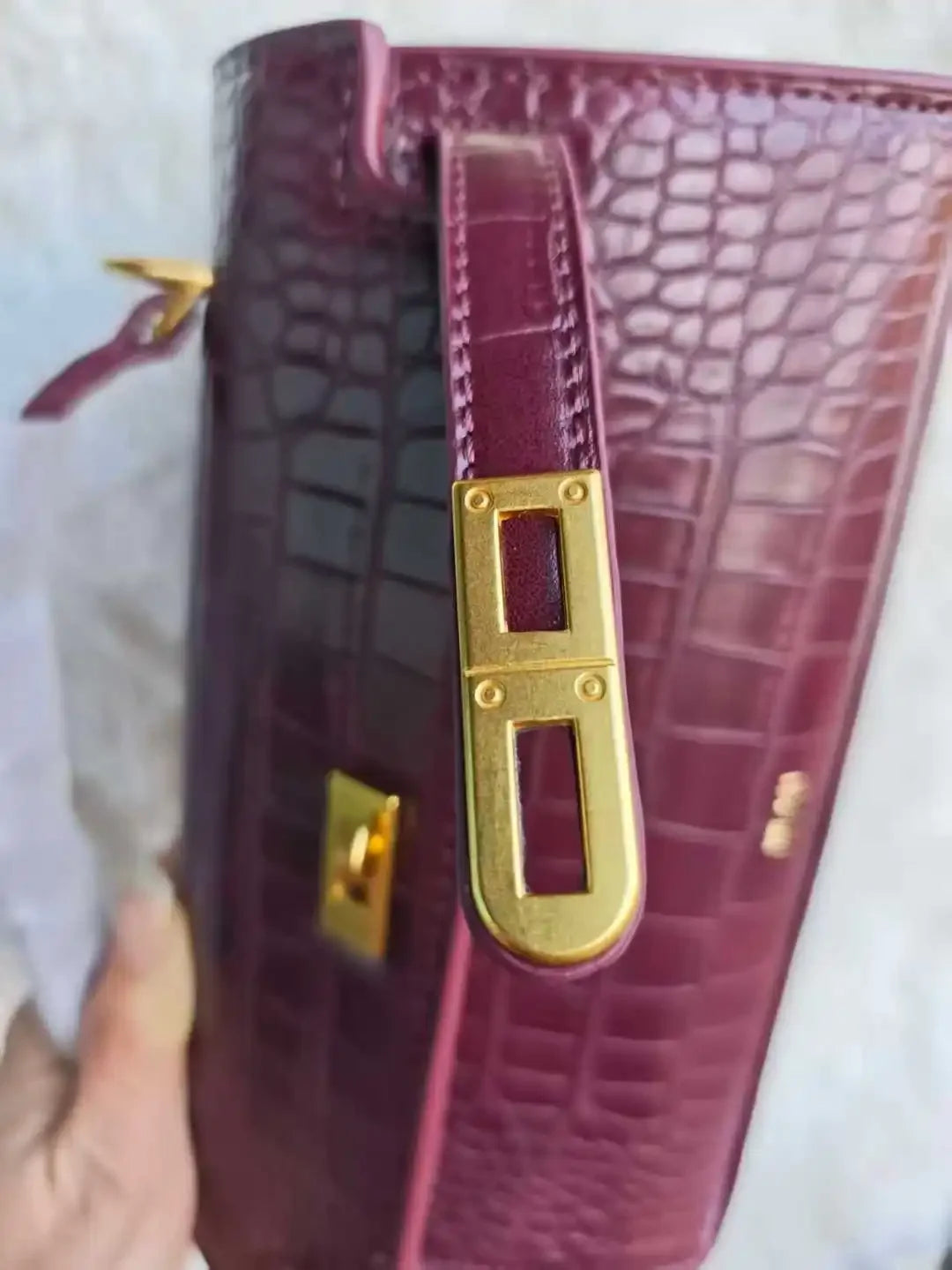 Crocodile Embossed Shoulder Bag in Pu Leather