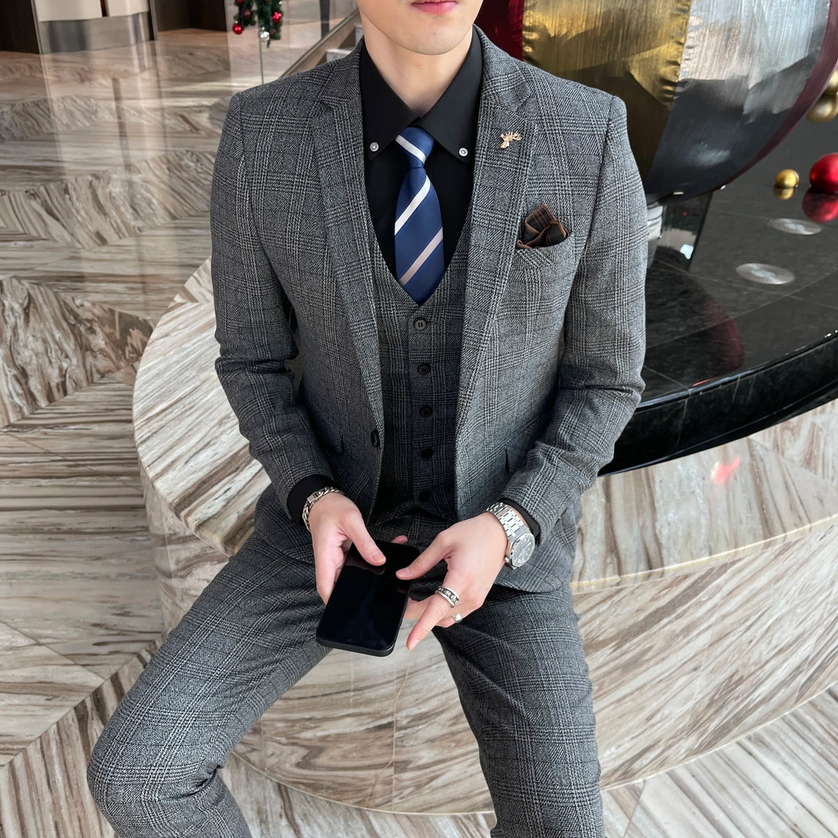 Modified Plaid Three-Piece Suit for Men