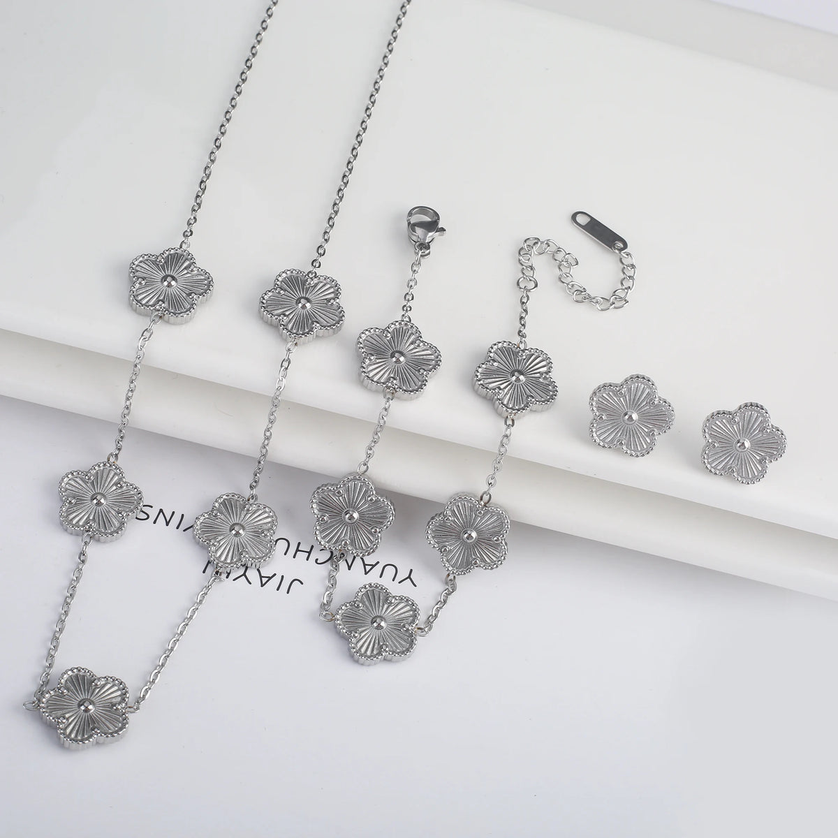 18k Gold-Plated Five-Leaf Flower Jewelry Set