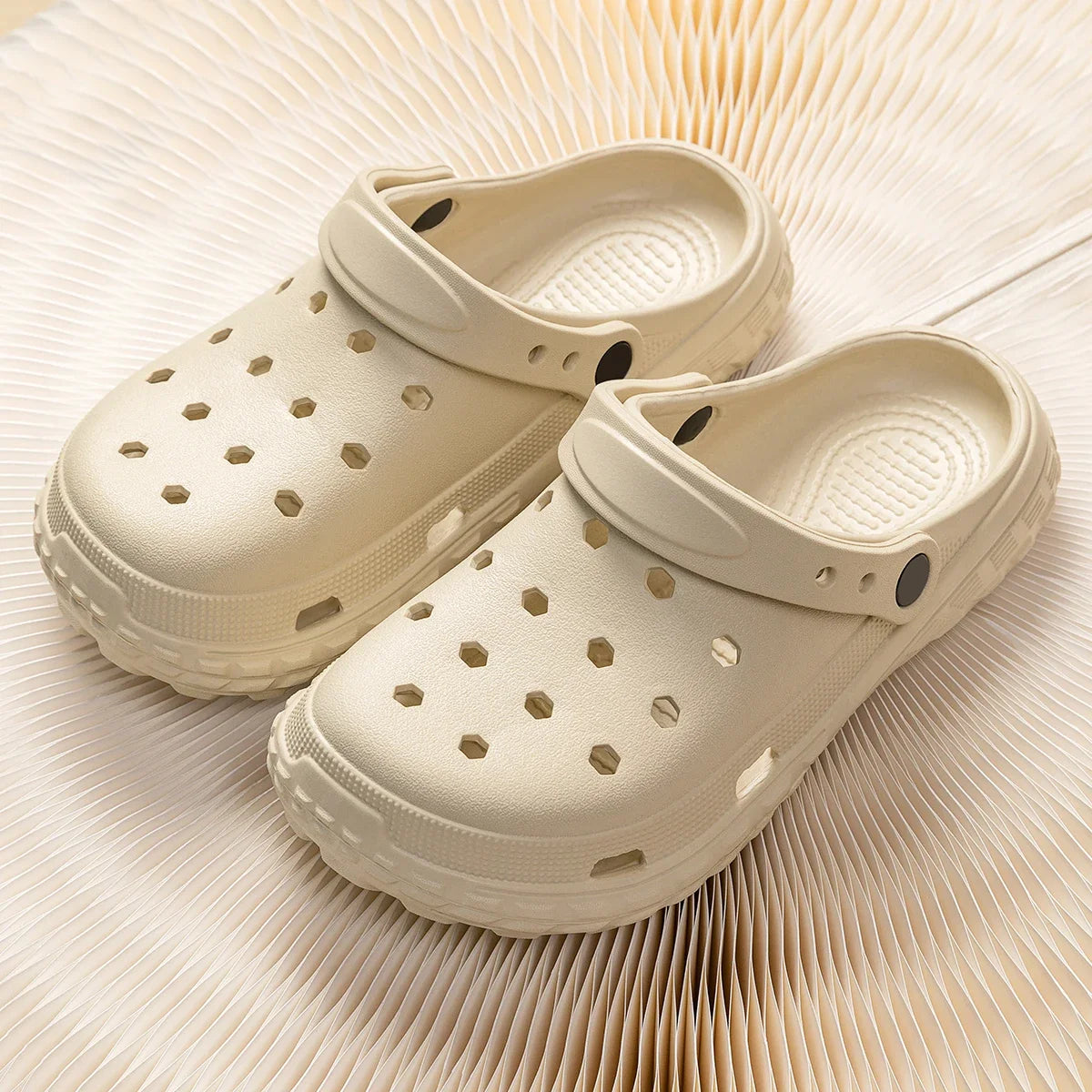 Summer Non-Slip Closed Toe Sandals for Men and Women
