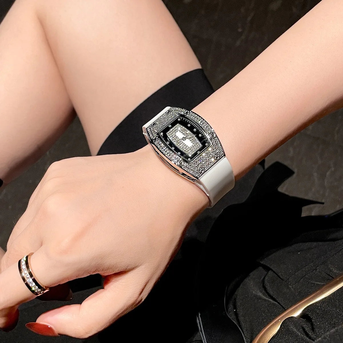 Women Silicone Jelly Quartz Tonneau Watch