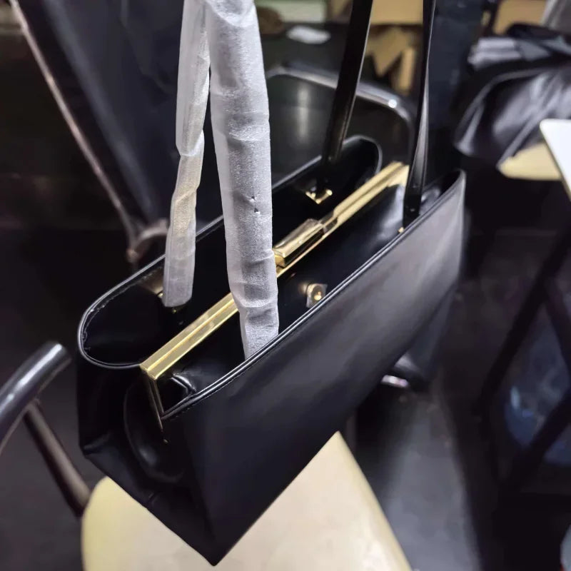 Luxury Pu Leather Shoulder Bag with Magnetic Clip