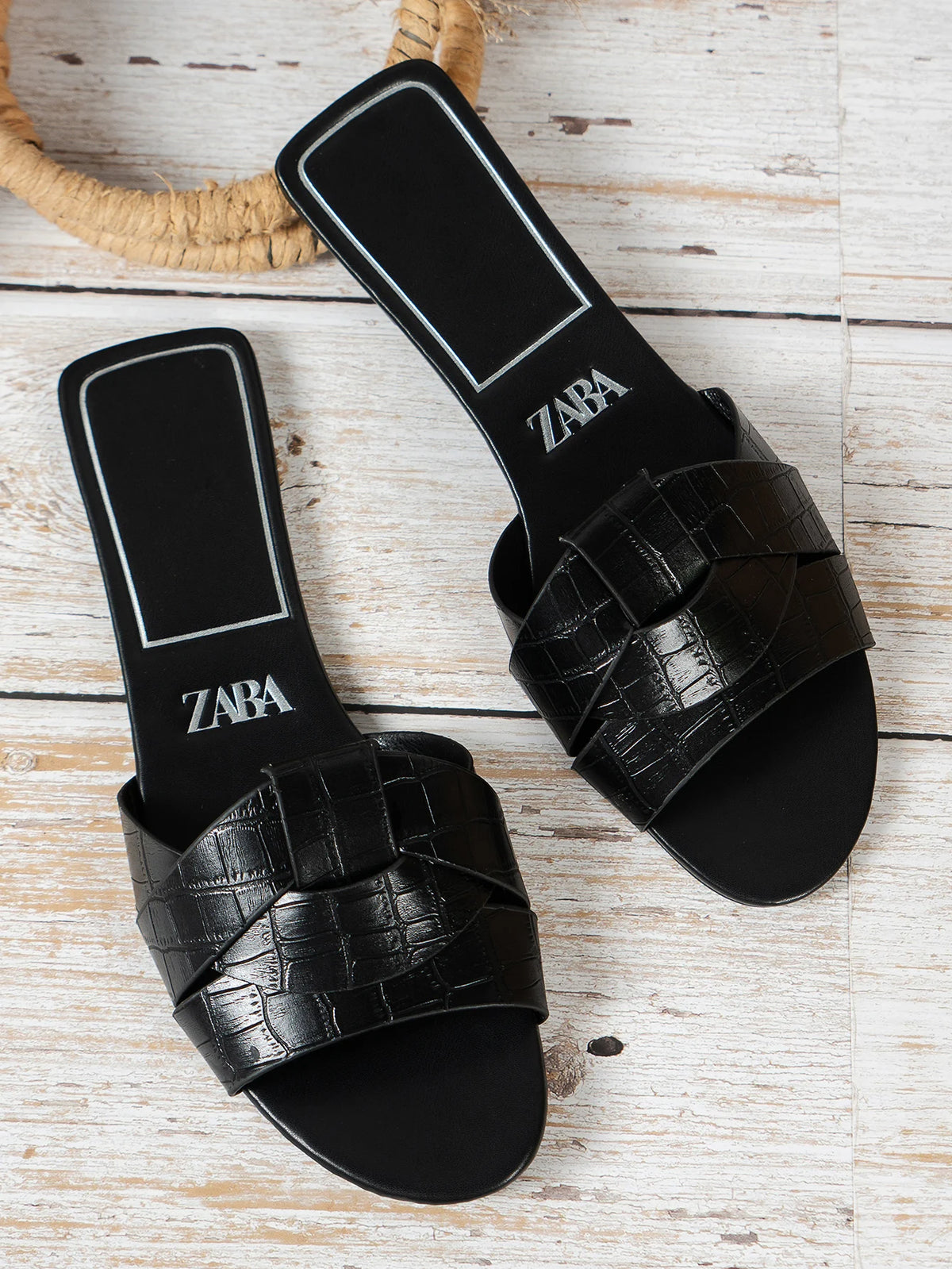Woven Flat Women's Sandals for Summer Comfort