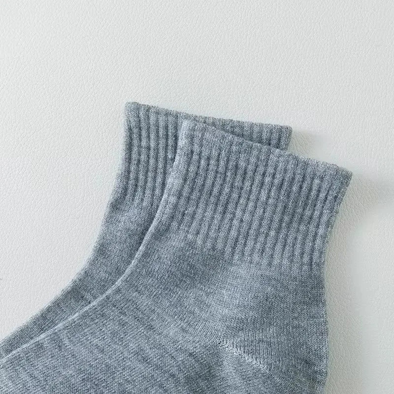 Men's Solid Color Mid-Calf Socks 10 Pairs All Seasons