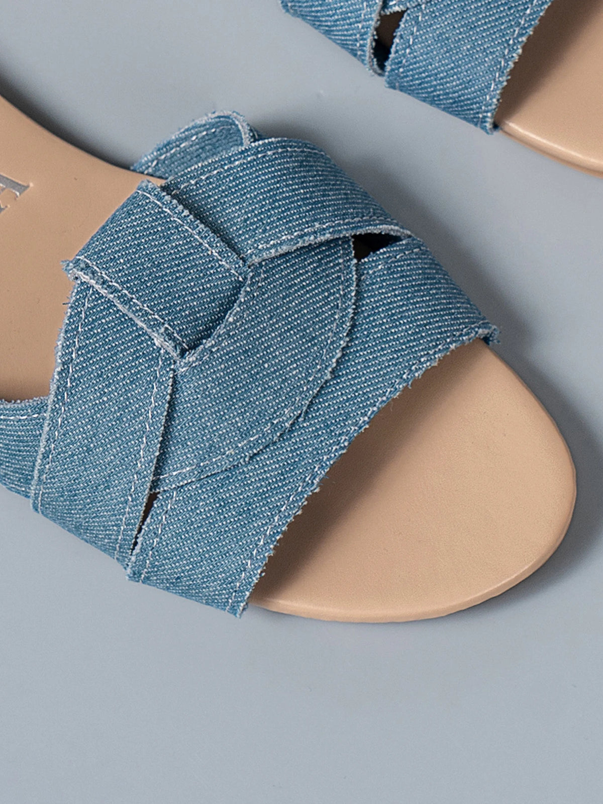 Woven Flat Women's Sandals for Summer Comfort