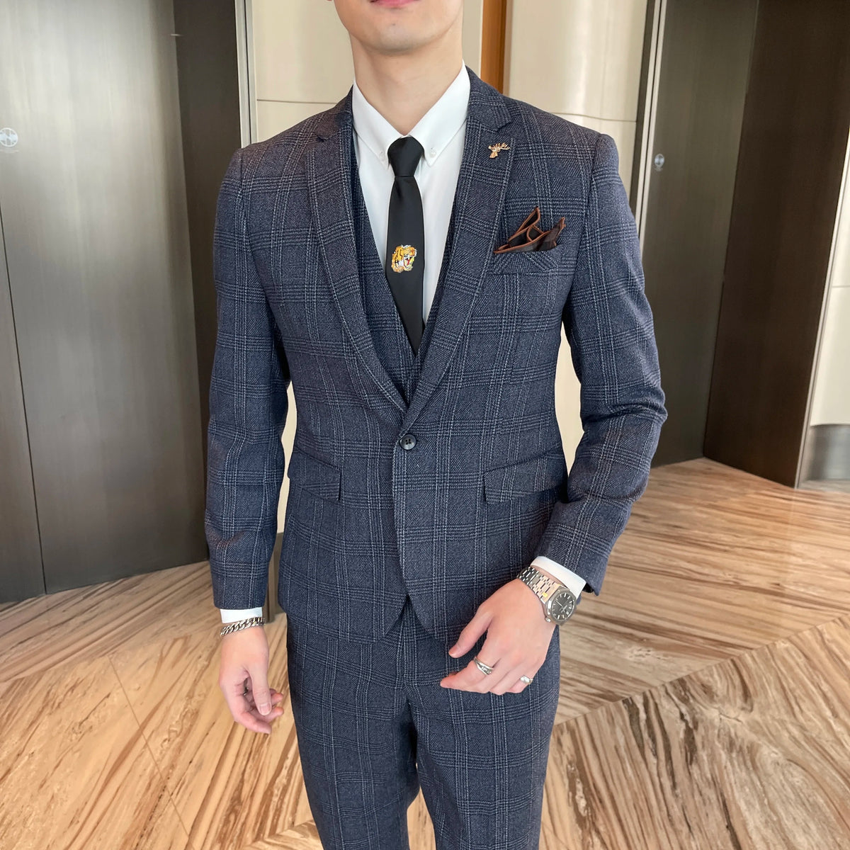 Modified Plaid Three-Piece Suit for Men