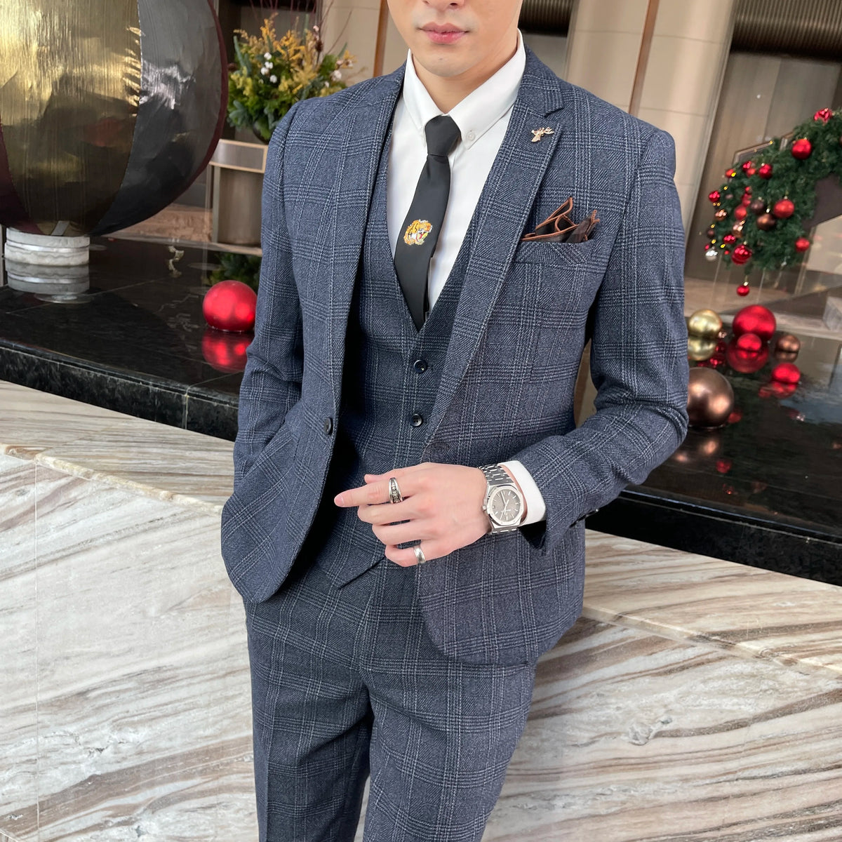 Modified Plaid Three-Piece Suit for Men
