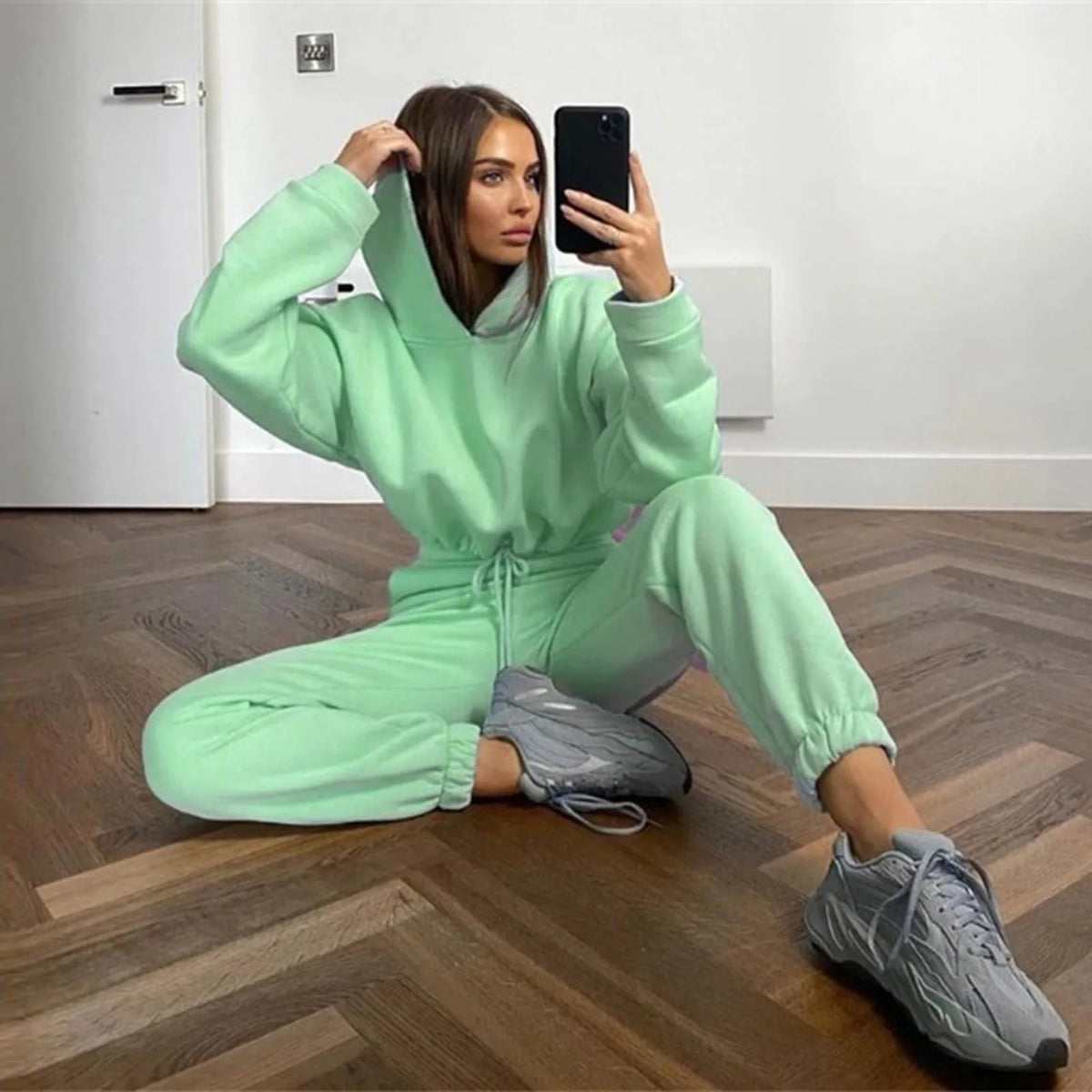 Women's Oversized Hoodie and Sweatpants Tracksuit