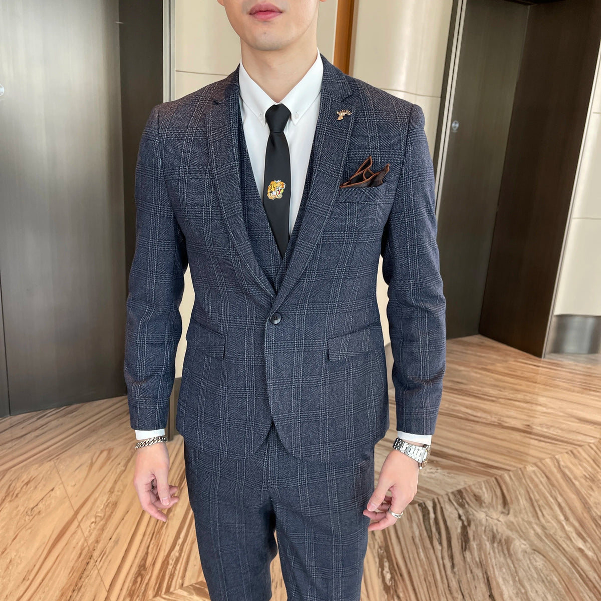 Modified Plaid Three-Piece Suit for Men