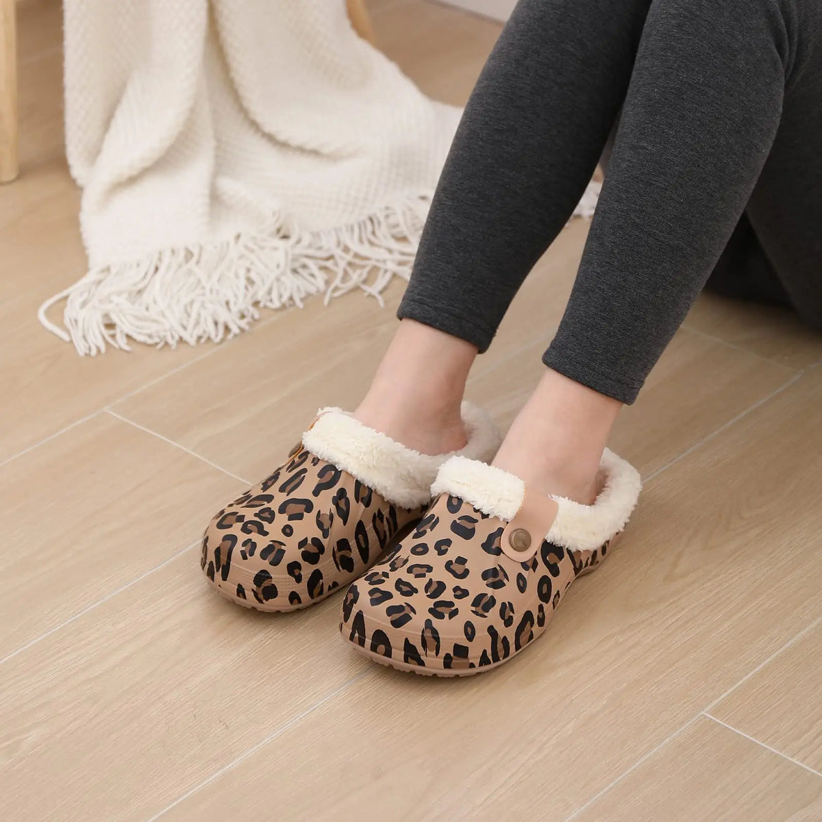 Litfun Winter Plush Furry Clogs Slippers for Women