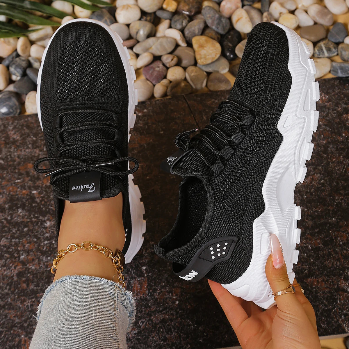 Women's Breathable Single-Mesh Sports Shoes