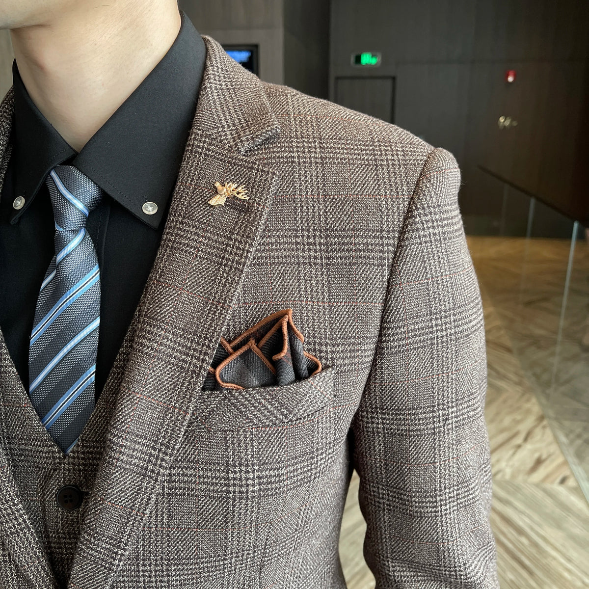 Modified Plaid Three-Piece Suit for Men