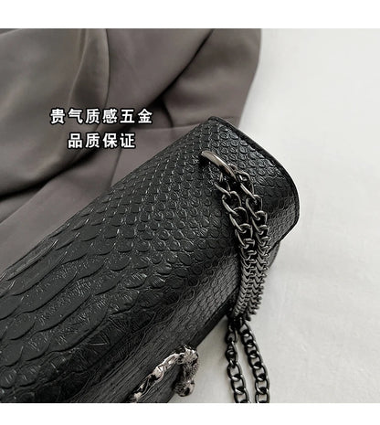 Retro Snake Pattern Chain Shoulder Bag for Women