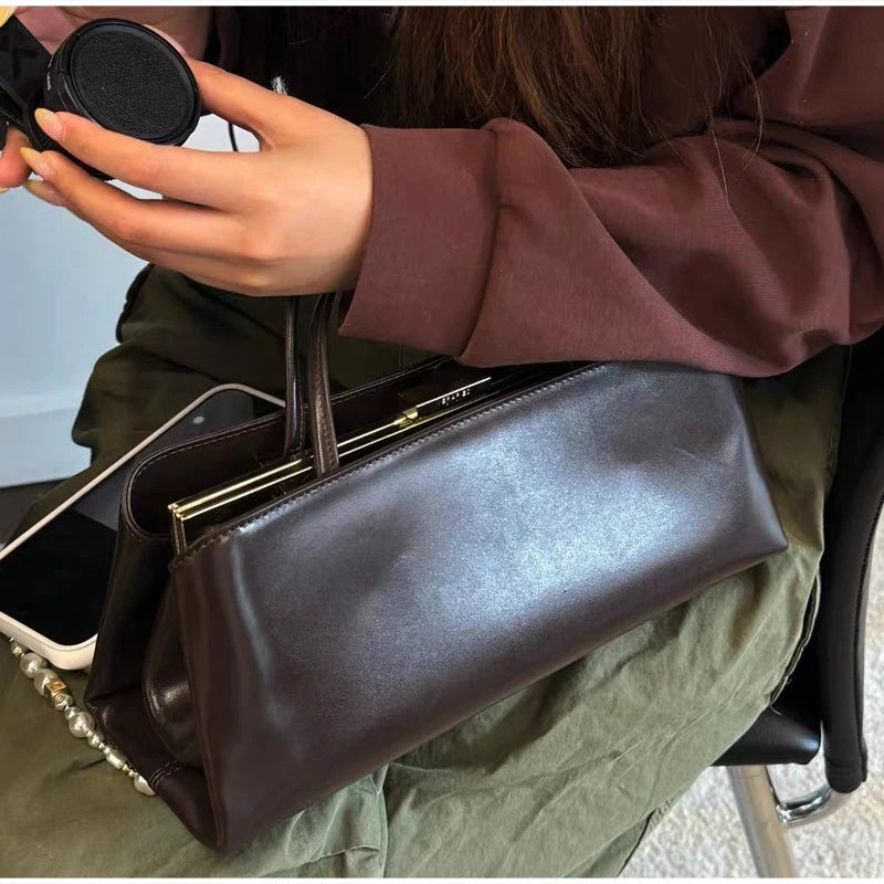 Luxury Pu Leather Shoulder Bag with Magnetic Clip