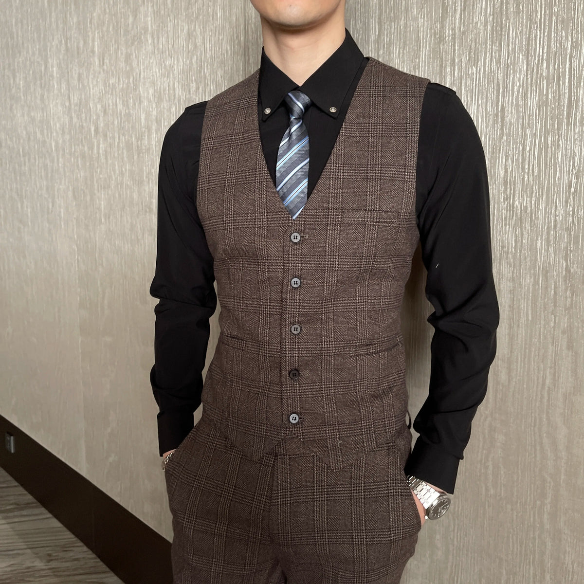 Modified Plaid Three-Piece Suit for Men