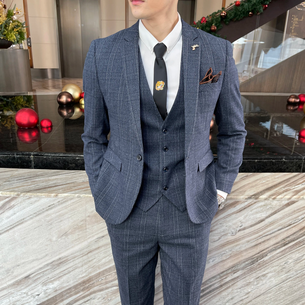 Modified Plaid Three-Piece Suit for Men