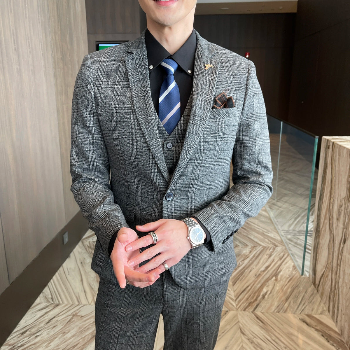 Modified Plaid Three-Piece Suit for Men