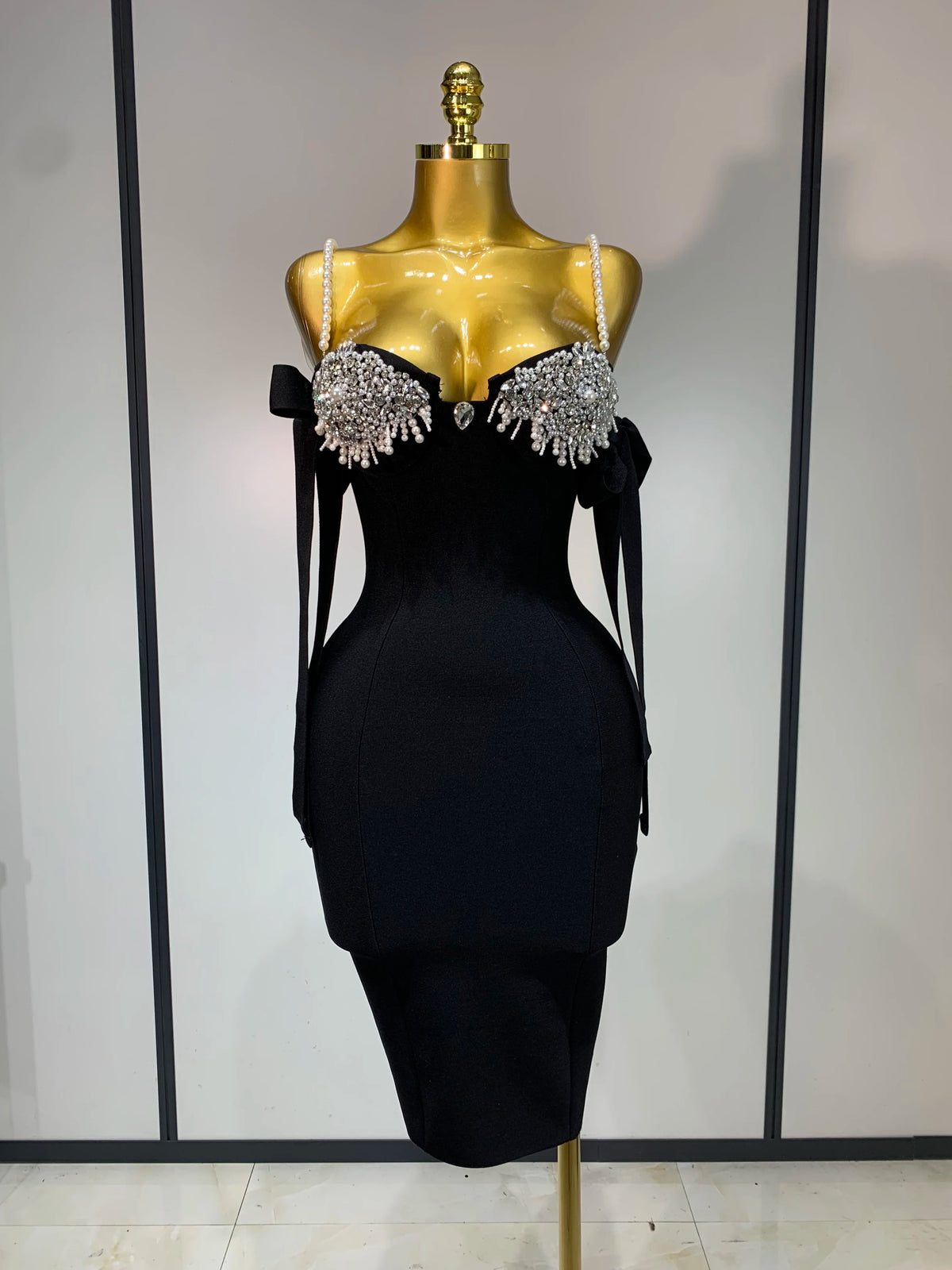 Women Backless Bodycon Bandage Dress with Pearls