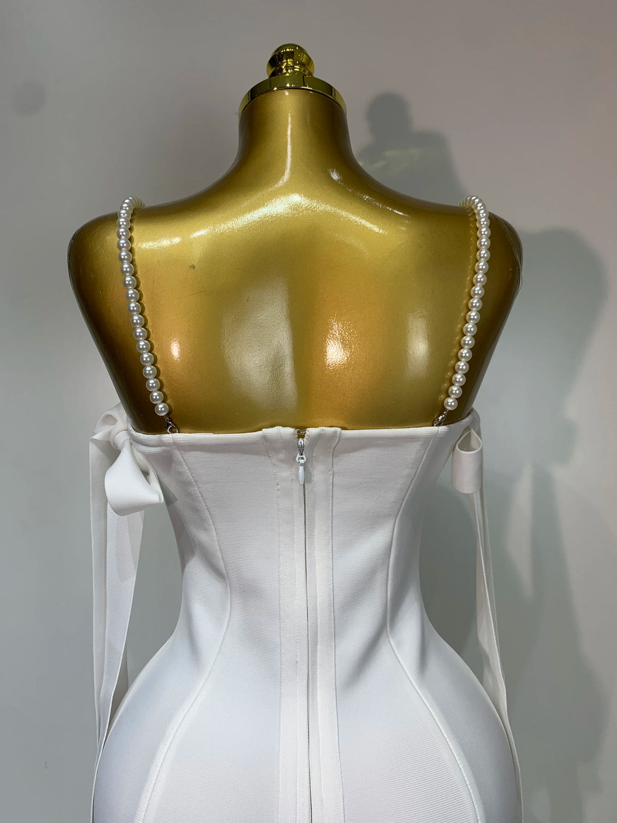 Women Backless Bodycon Bandage Dress with Pearls
