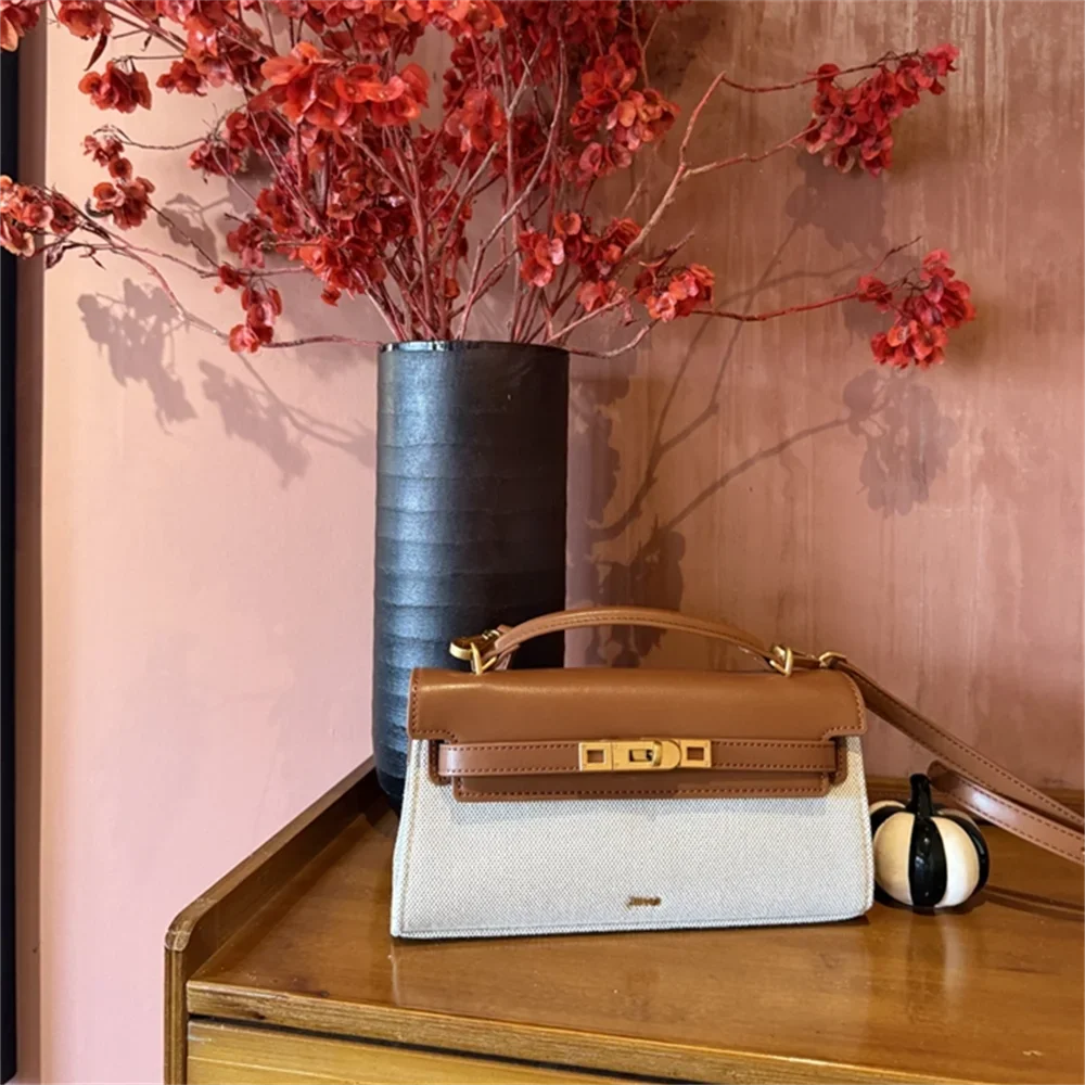 Crocodile Embossed Shoulder Bag in Pu Leather