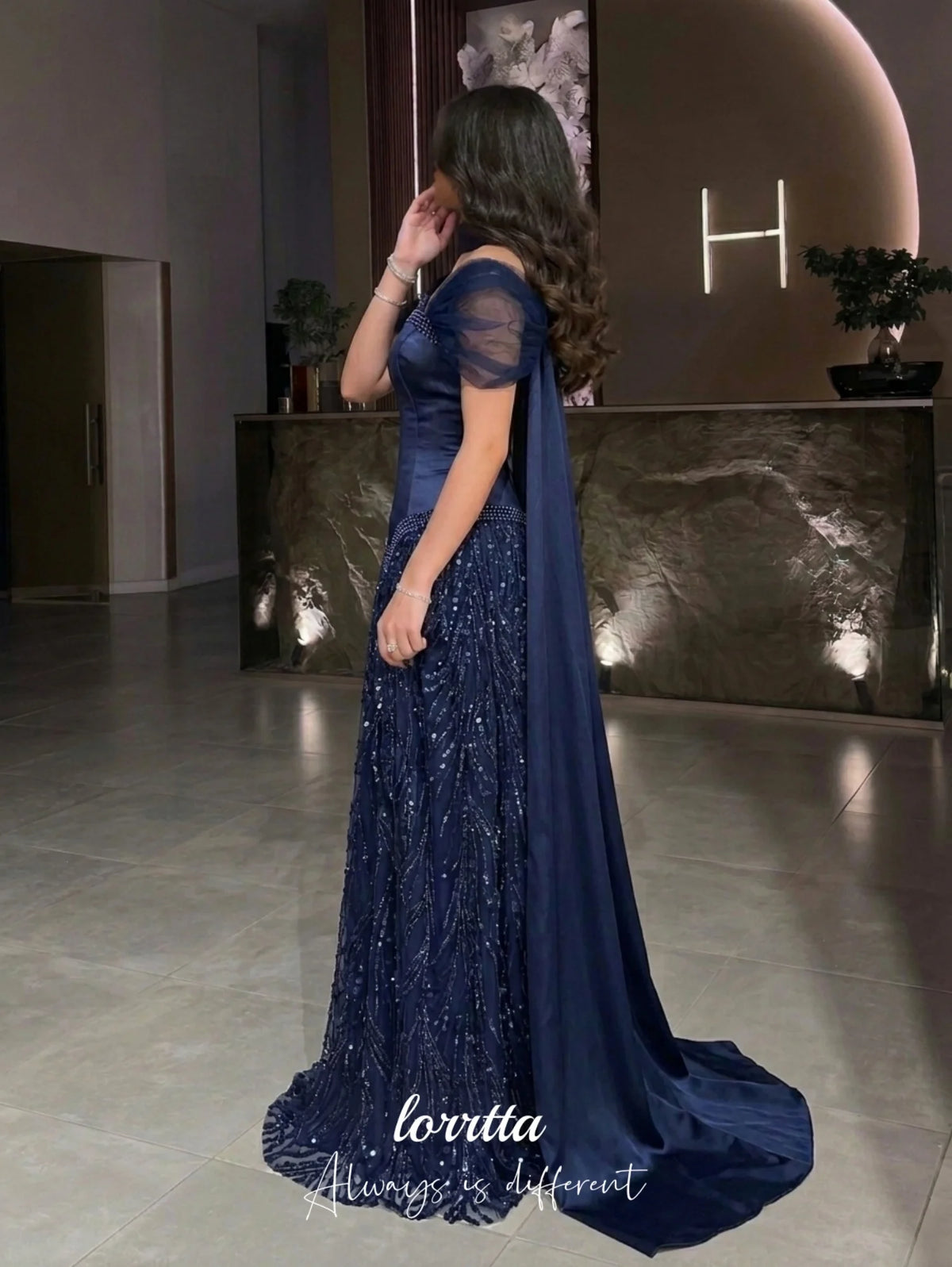 Luxury Satin Evening Dress with Sequins and Sweetheart Neckline
