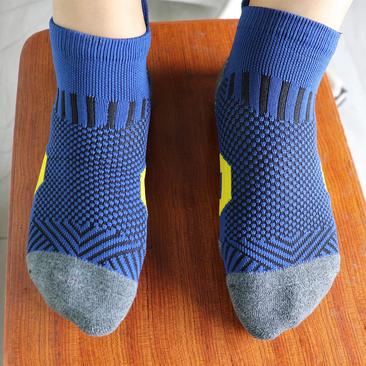 Non-Slip Polyester Sports Socks for Running