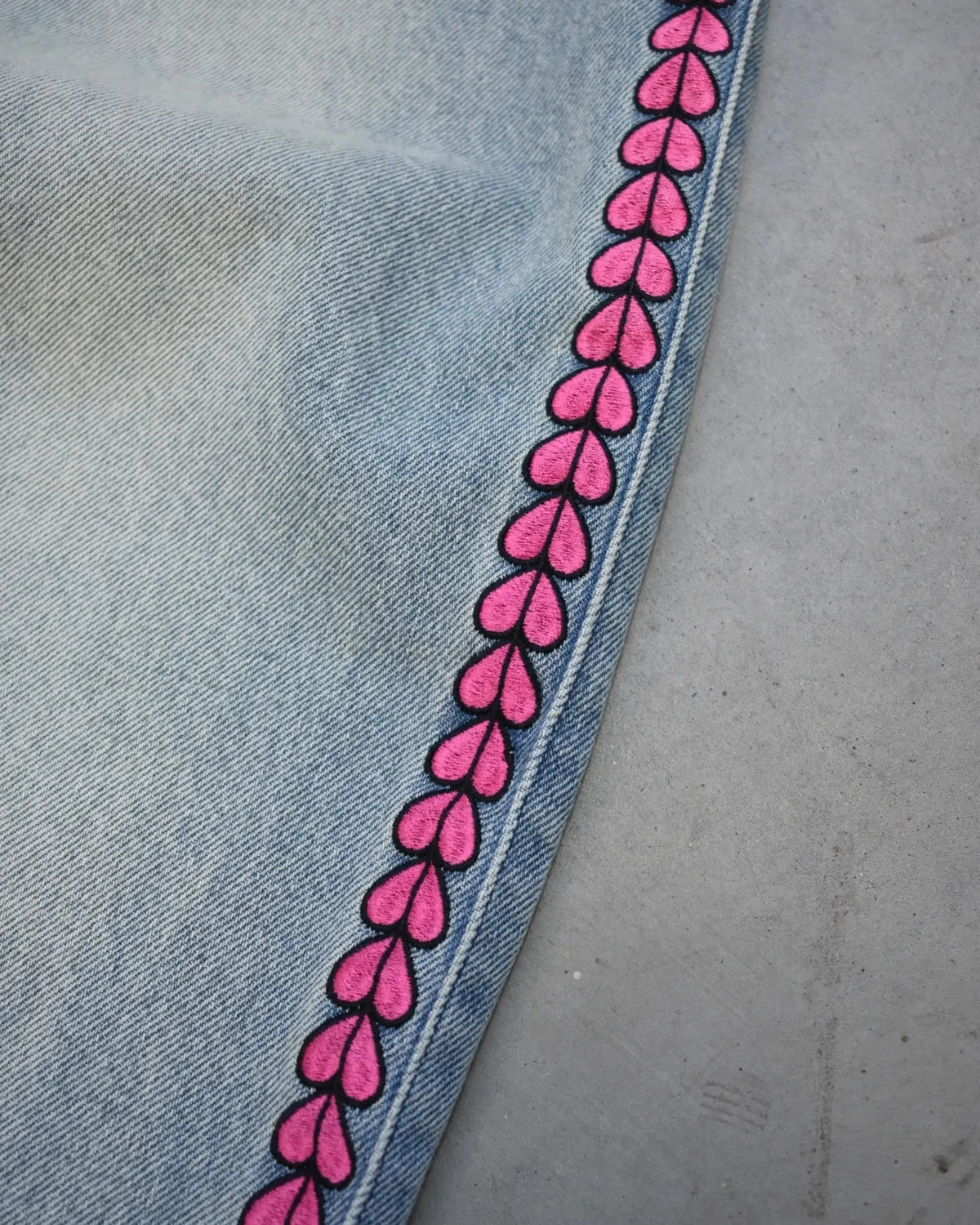 Y2K High Waist Baggy Jeans with Pink Heart Embroidery