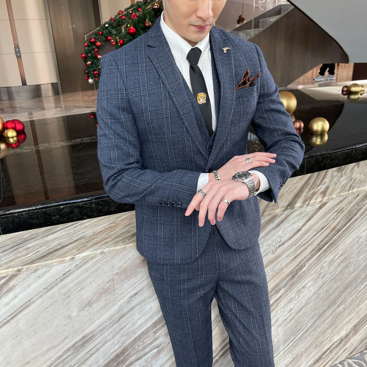 Modified Plaid Three-Piece Suit for Men