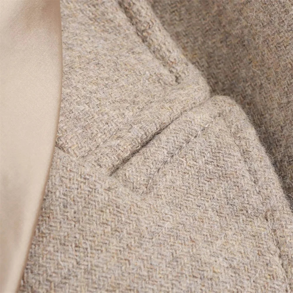 Women's Long Polyester Coat with Fur Collar and Pockets