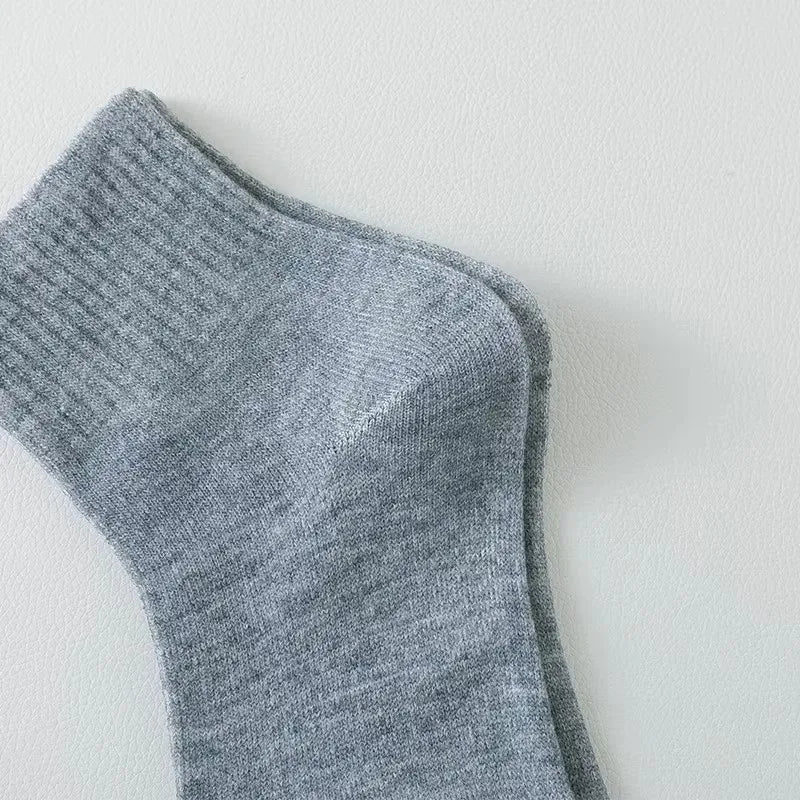 Men's Solid Color Mid-Calf Socks 10 Pairs All Seasons