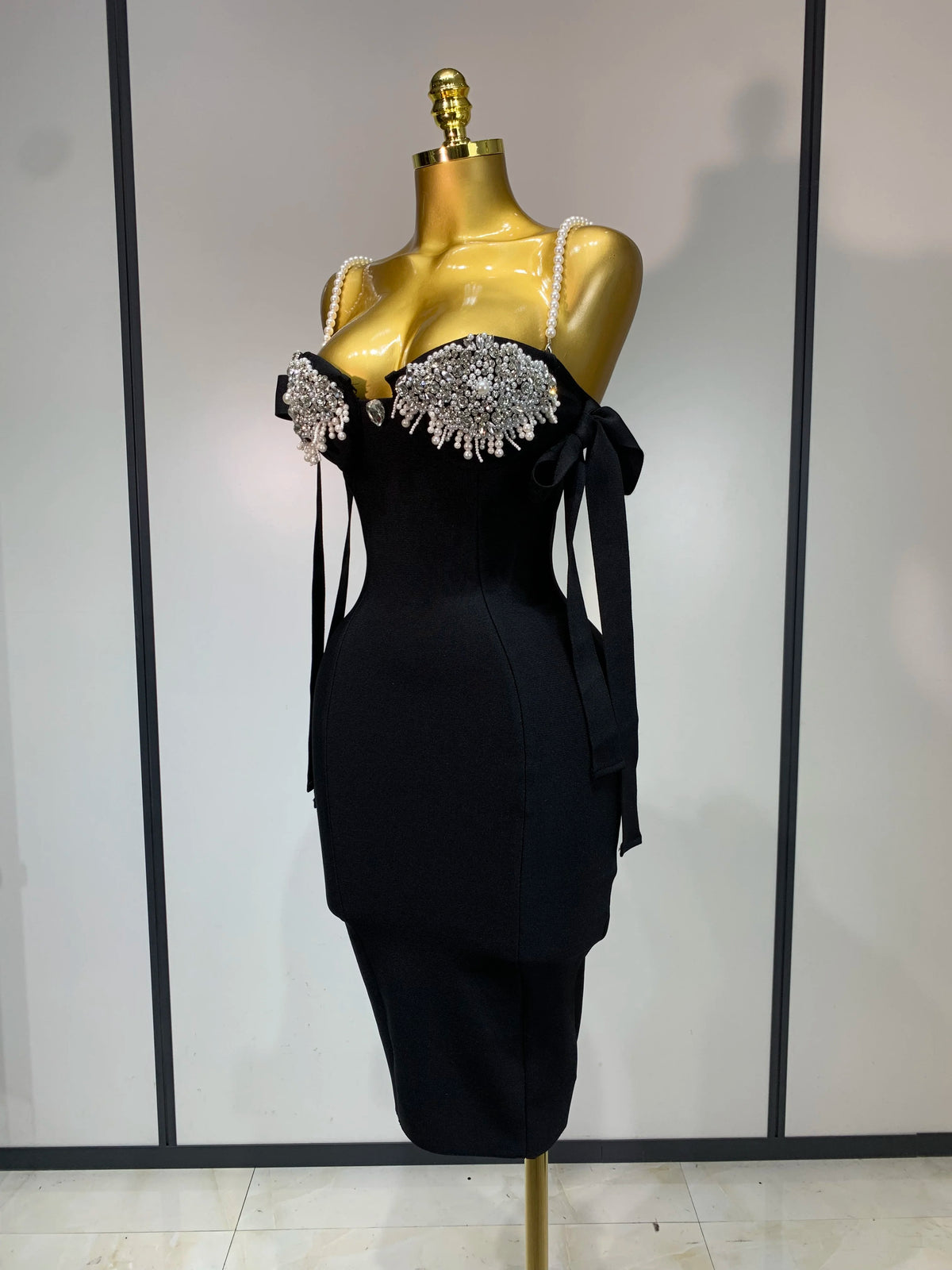 Women Backless Bodycon Bandage Dress with Pearls
