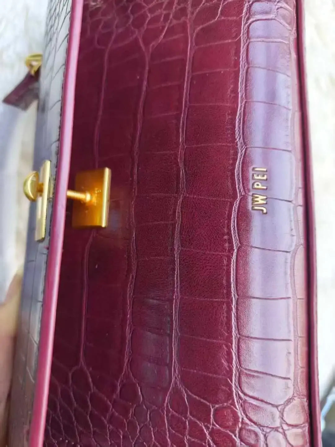 Crocodile Embossed Shoulder Bag in Pu Leather