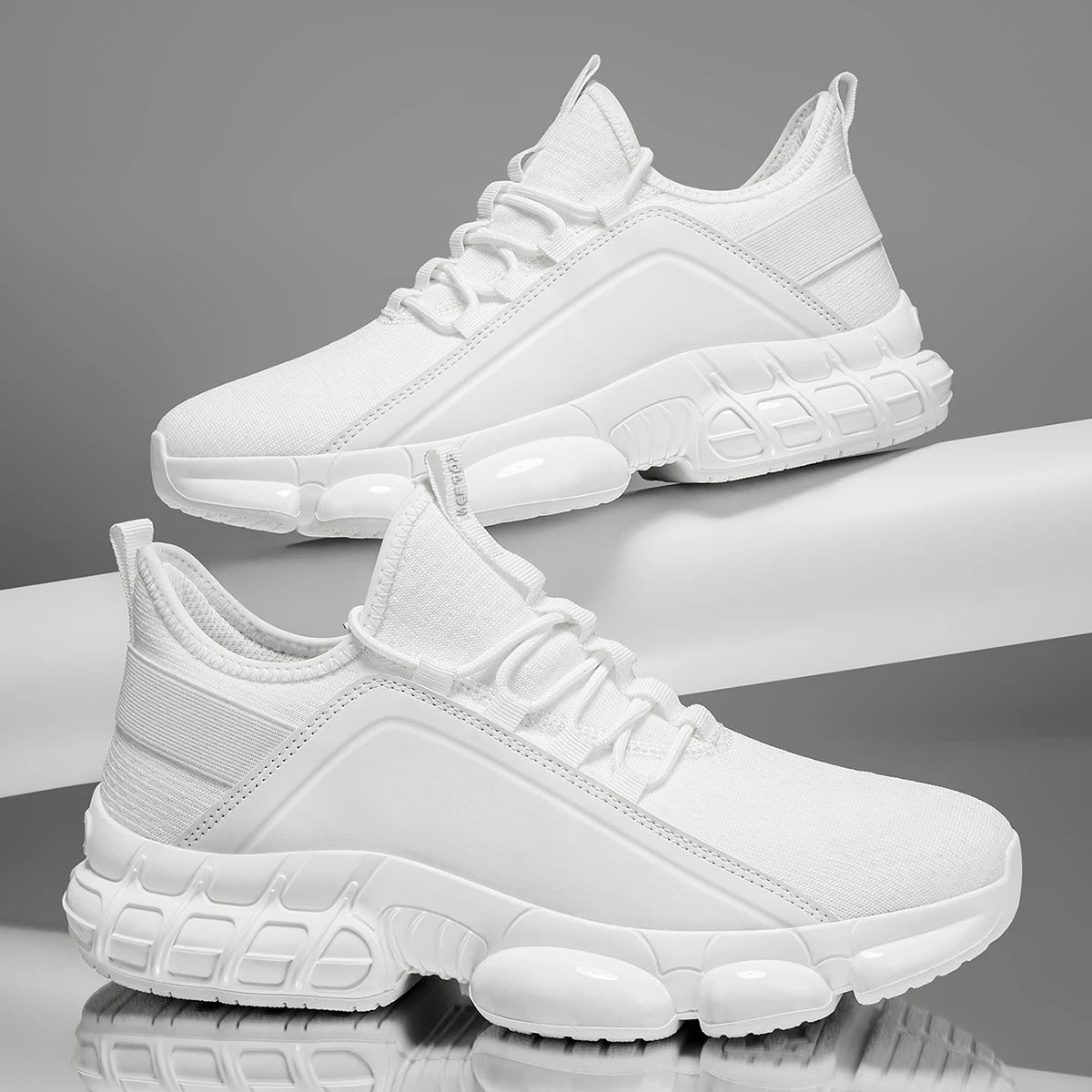 Men's Breathable Lightweight Casual Shoes