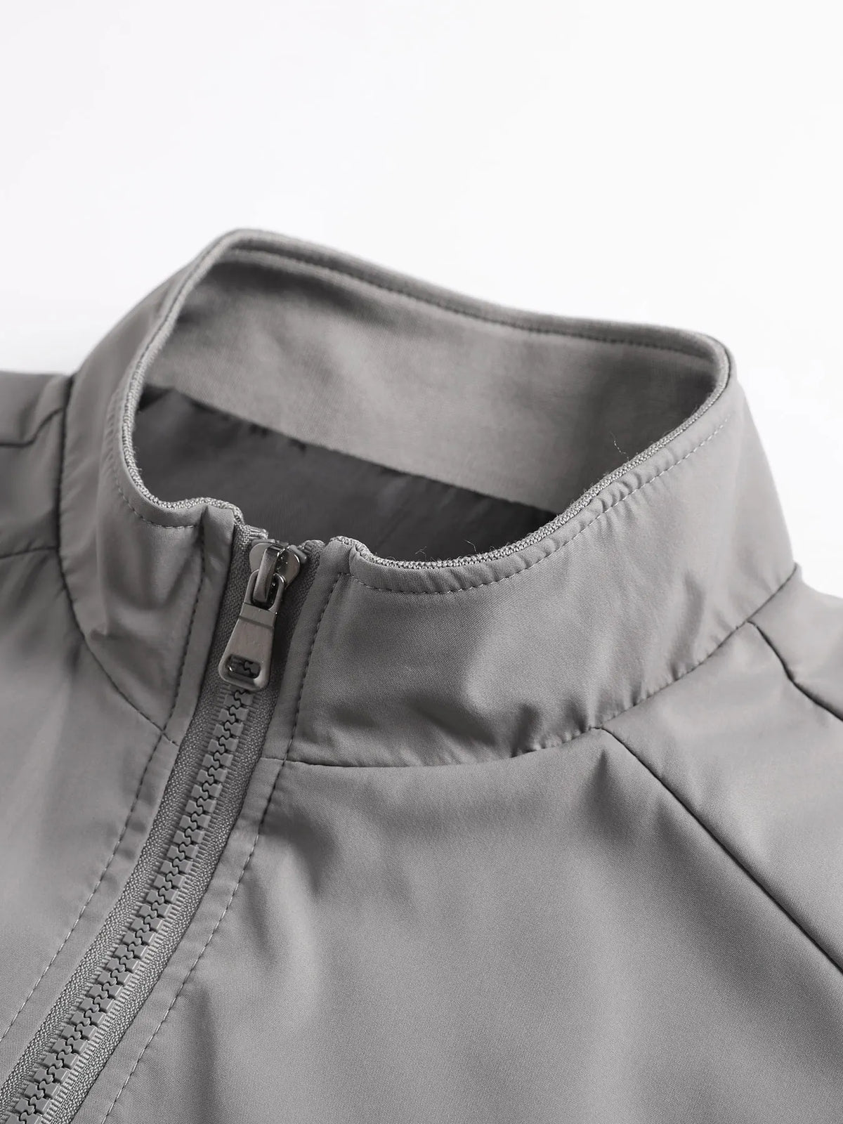 Men's Casual Zipper Jacket in Polyester for Spring and Autumn